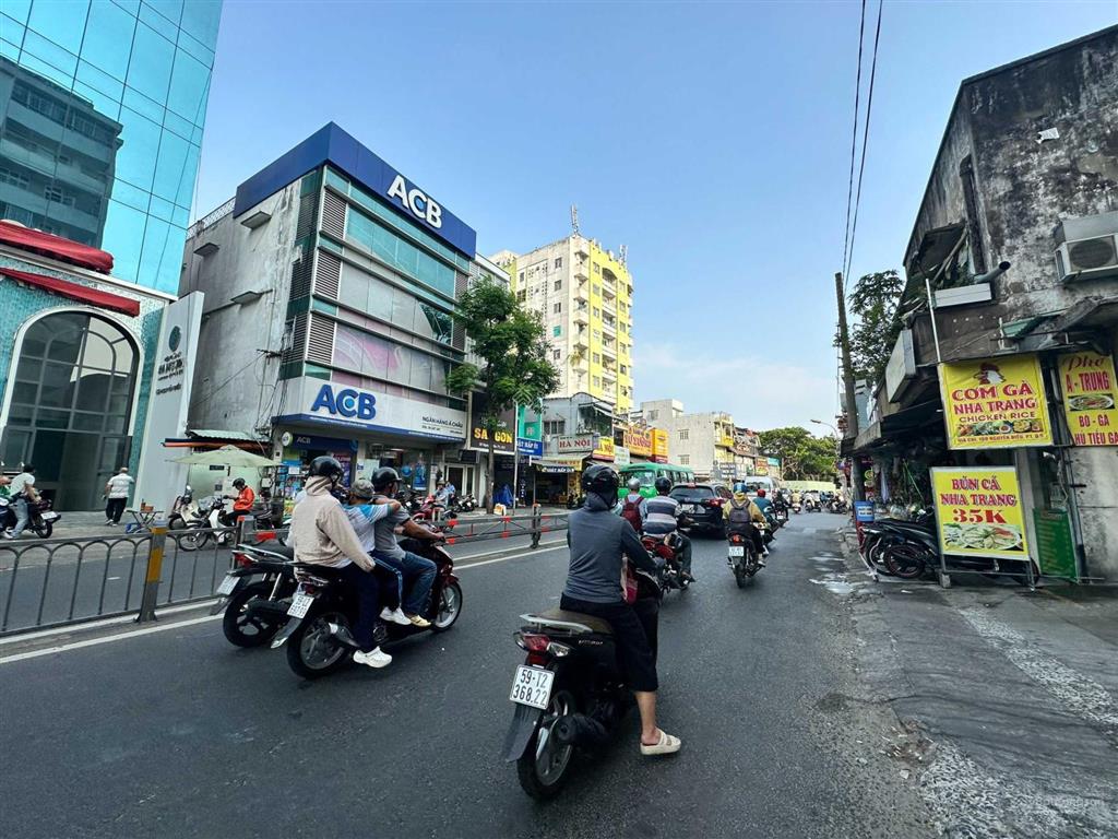 Cho thuê tòa nhà mặt tiền phan bội châu, quận 1, dt 8x25m, 1 hầm 1 trệt 6 lầu tm, dtsd 1.600m2