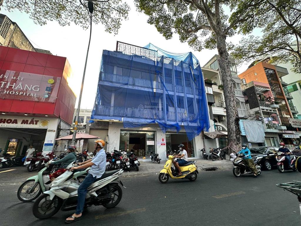 Cho thuê mặt bằng mặt tiền trần đình xu, quận 1, dt 18x30m, 1 trệt 1 lửng, dtsd 1.000m2
