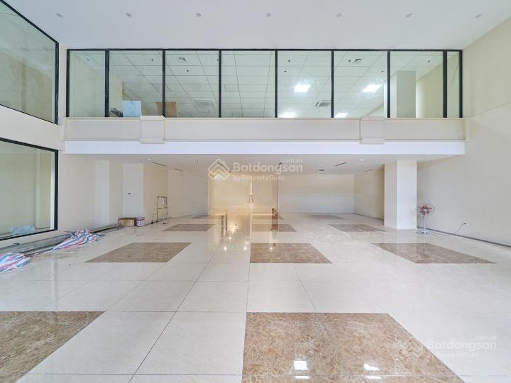 Cho thuê tòa nhà gần sân bay đường trường sơn, tân bình. dt 9x35m. trệt 7 lầu