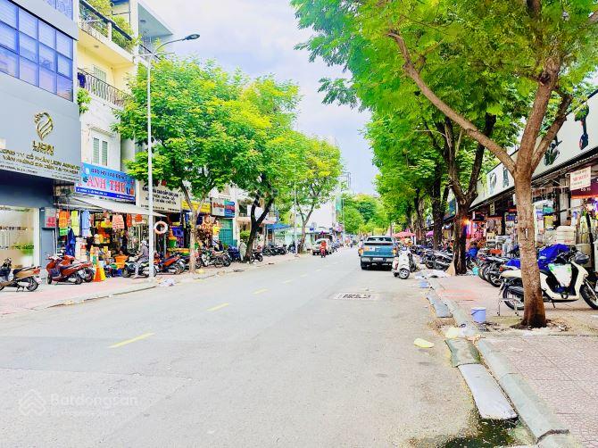 Cho thuê mặt bằng mặt tiền yersin, quận 1, dt 18x40m, 1 trệt 1 lửng, dtsd 1.000 m2
