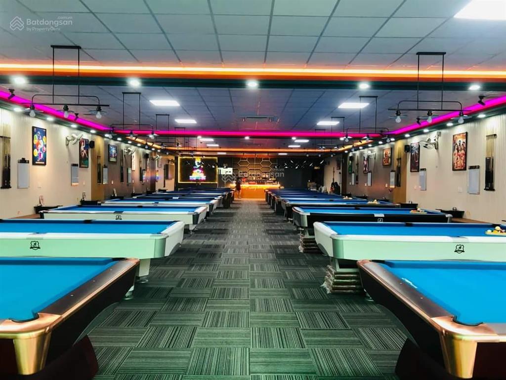 Cho thuê nhà mặt tiền phạm đình toái, quận 3, dt 20x28m, 1 trệt, 1 lầu, dtsd 1.100m2