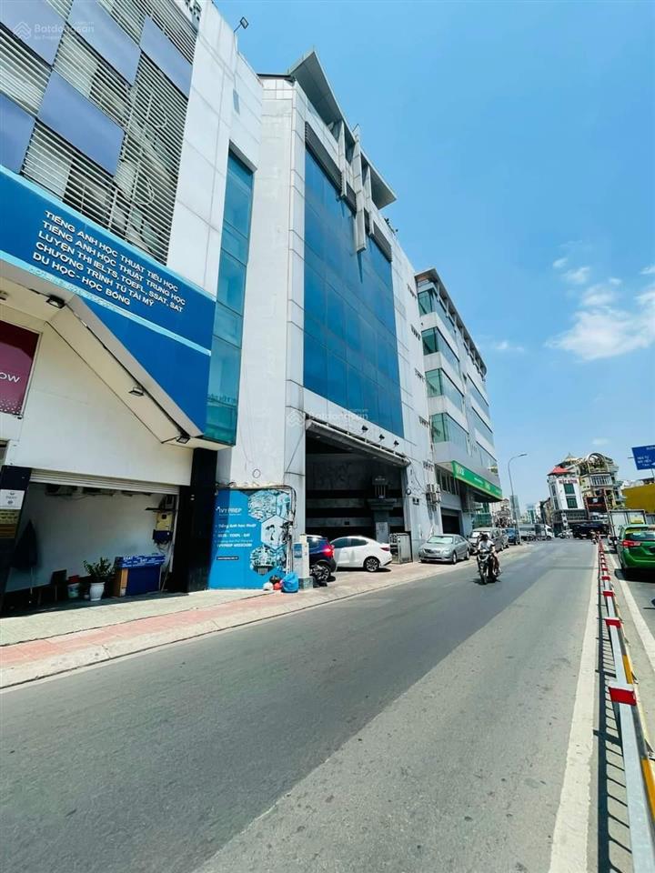 Cho thuê tòa nhà mặt tiền huỳnh văn bánh, quận 3, dt 13.5x20m, 1 trệt, 7 lầu tm, dtsd 2.200m2