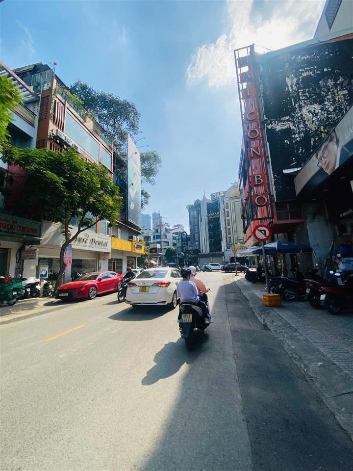 Cho thuê nhà mặt tiền kinh doanh trung tâm quận 3