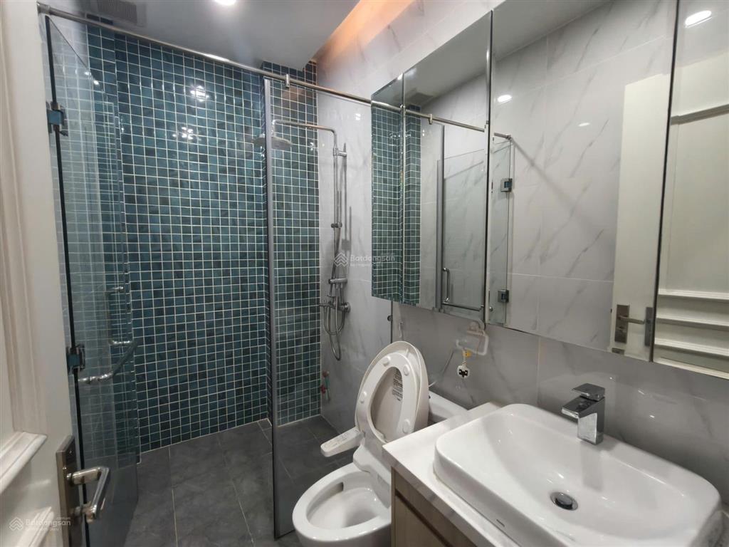 Cho thuê nhà hẻm ô tô 58a thành thái, phường 12, quận 10, nhận nhà ngay.