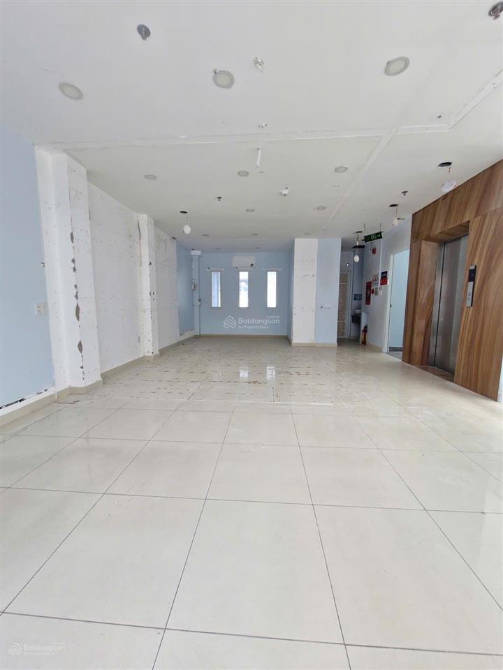 Cho thuê tòa nhà 324a lý thường kiệt, phường 14, quận 10  ngay trường đua phú thọ
