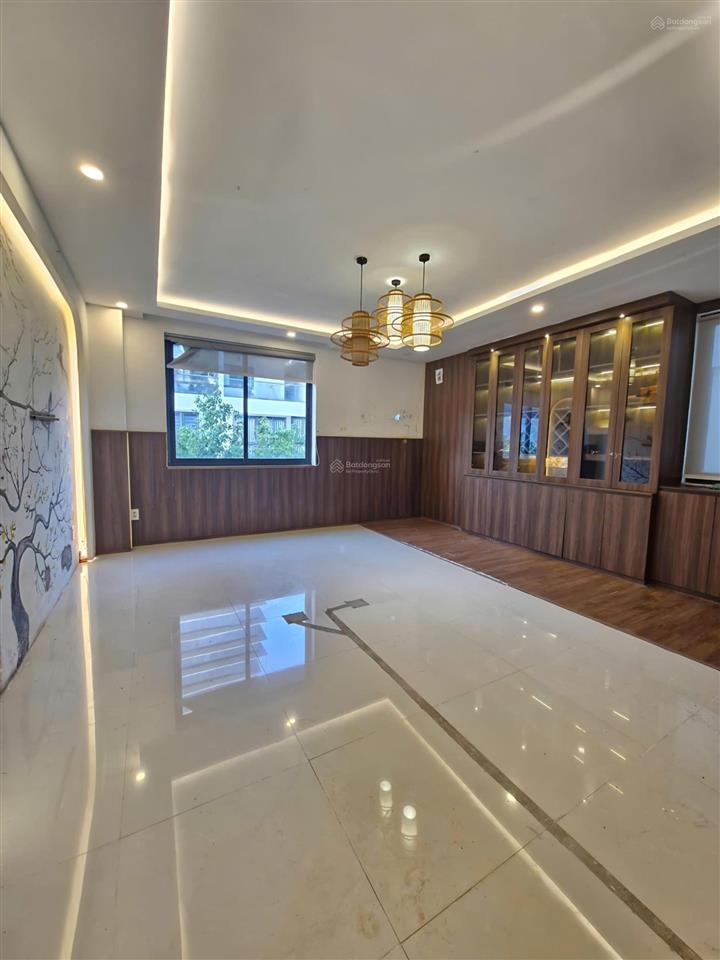 Cho thuê nhà góc khu vip hà đô centrosa  p12, q10. nhà phố liền kề hà đô  ngay vòng xoay dân chủ