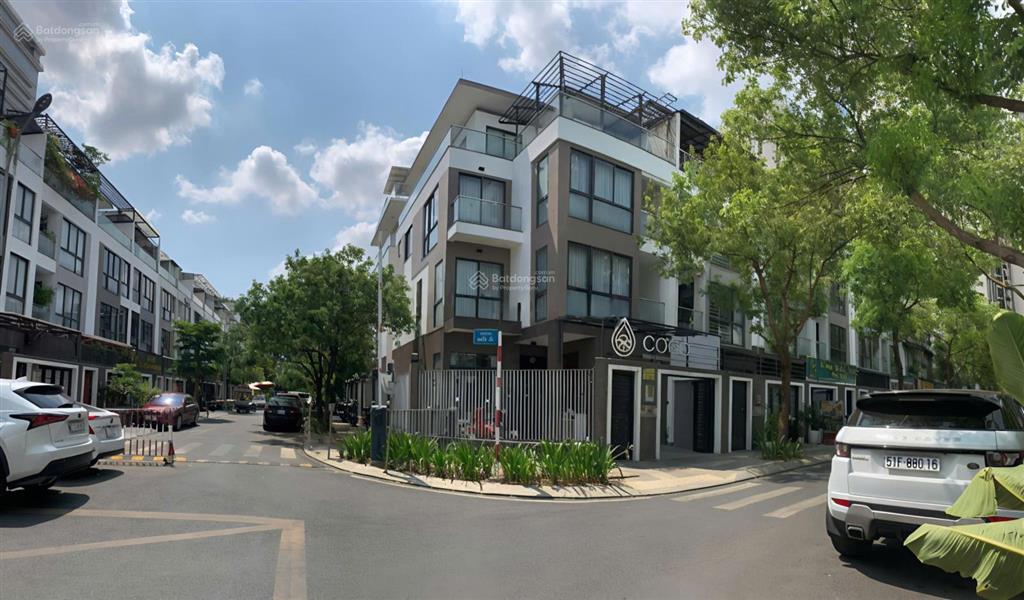 Cho thuê nhà góc khu vip hà đô centrosa  p12, q10. nhà phố liền kề hà đô  ngay vòng xoay dân chủ