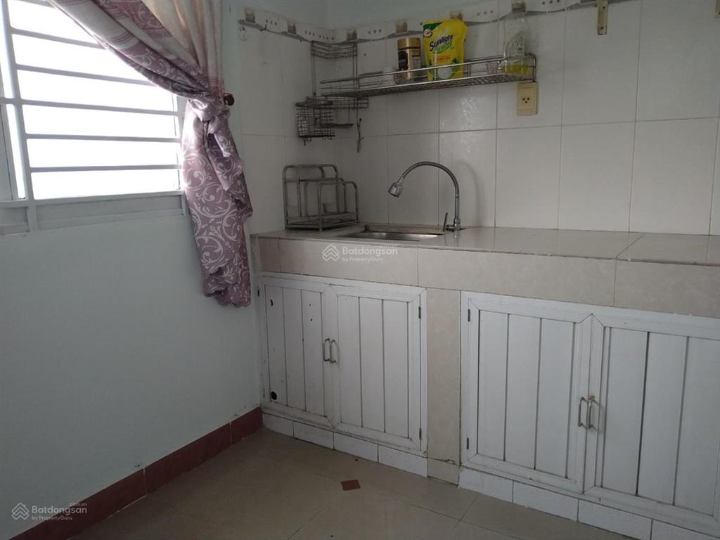 Cho thuê căn hộ chung cư 1050, bình thạnh, 65m2, 2pn, 10tr