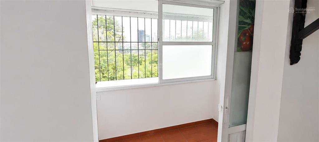 Cho thuê căn tập thể b1 tập thể giảng võ, 4,5 triệu/th, 22 m2