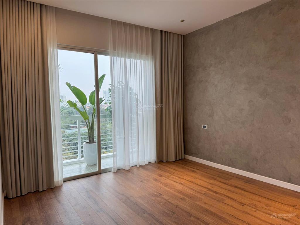 Bán căn hộ 3 phòng ngủ sửa đẹp trong khu đô thị ciputra phú thượng hà nội