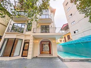 Cho thuê biệt thự lớn giá tốt khu vực tây hồ,  amy 0904 622 ***