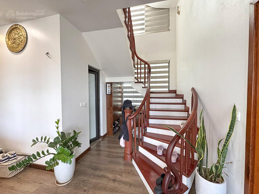 Cho thuê căn biệt thự bên sông đuống view đẹp  amy 0904 622 ***