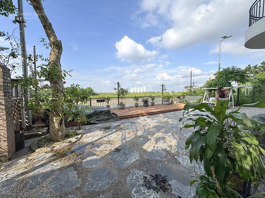 Cho thuê căn biệt thự bên sông đuống view đẹp  amy 0904 622 ***