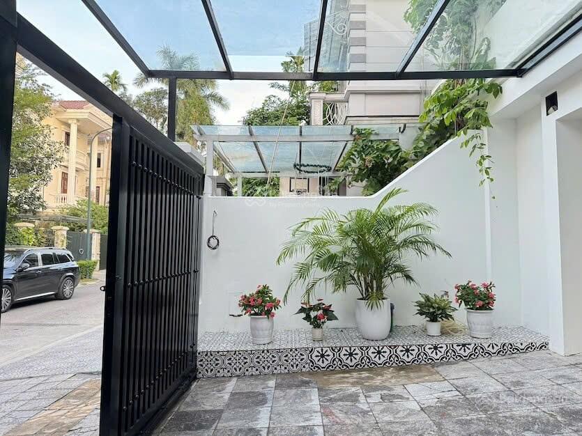 Cho thuê căn biệt thự đẹp đủ đồ khu c ciputra hà nội