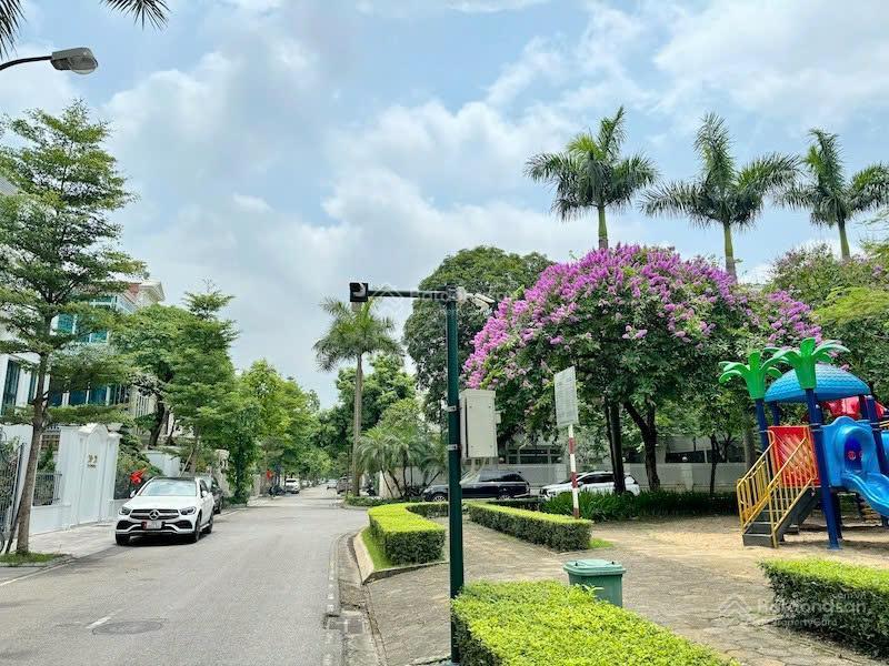 Bán biệt thự 230m2, giá thỏa thuận tại ciputra, phú thượng, tây hồ, hà nội
