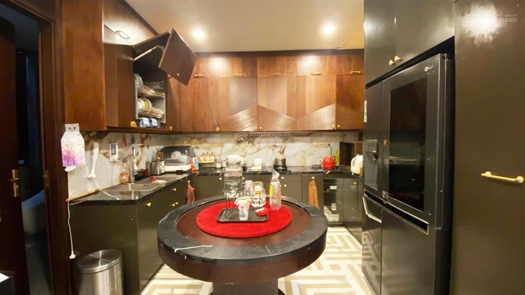 Bán biệt thự vip 230m2 có bể bơi và thang máy, tiện nghi như khách sạn tại ciputra