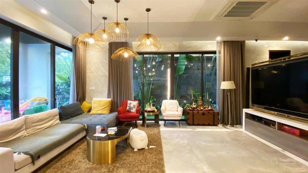 Bán biệt thự vip 230m2 có bể bơi và thang máy, tiện nghi như khách sạn tại ciputra