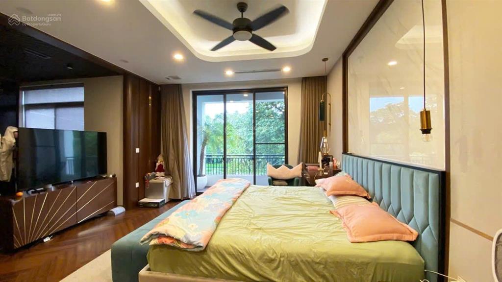 Bán biệt thự vip 230m2 có bể bơi và thang máy, tiện nghi như khách sạn tại ciputra