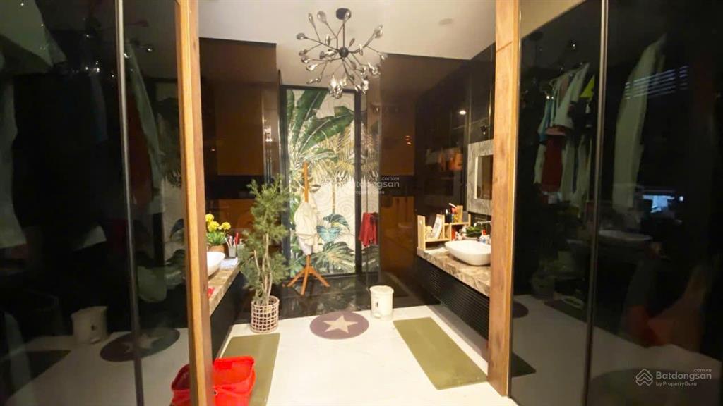 Bán biệt thự vip 230m2 có bể bơi và thang máy, tiện nghi như khách sạn tại ciputra