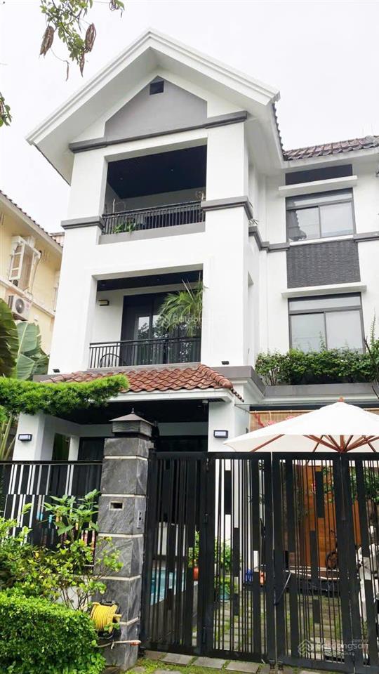 Bán biệt thự vip 230m2 có bể bơi và thang máy, tiện nghi như khách sạn tại ciputra
