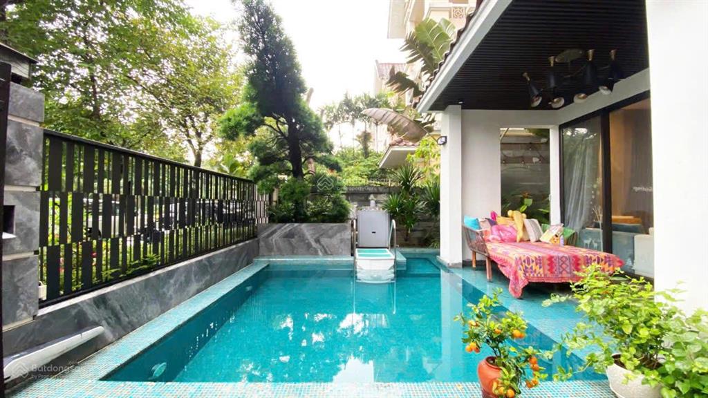 Bán biệt thự vip 230m2 có bể bơi và thang máy, tiện nghi như khách sạn tại ciputra