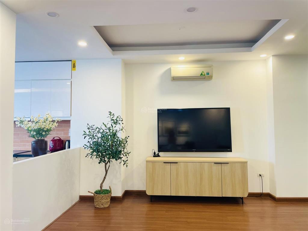 Cho thuê căn hộ 3 phòng ngủ khu đô thị nghĩa đô,  amy 0904 622 ***