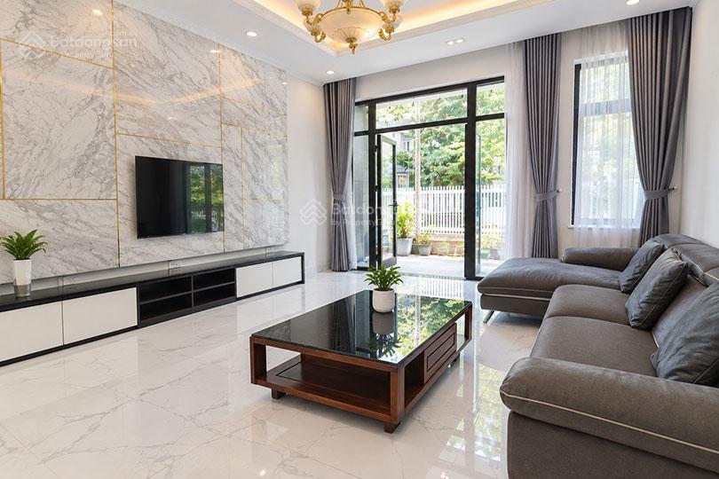 Cho thuê căn villa 5 phòng ngủ trong t ciputra  amy 0904 622 ***