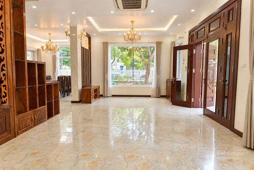 Cho thuê căn biệt thự diện tích lớn trong khu t ciputra  amy 0904 622 ***