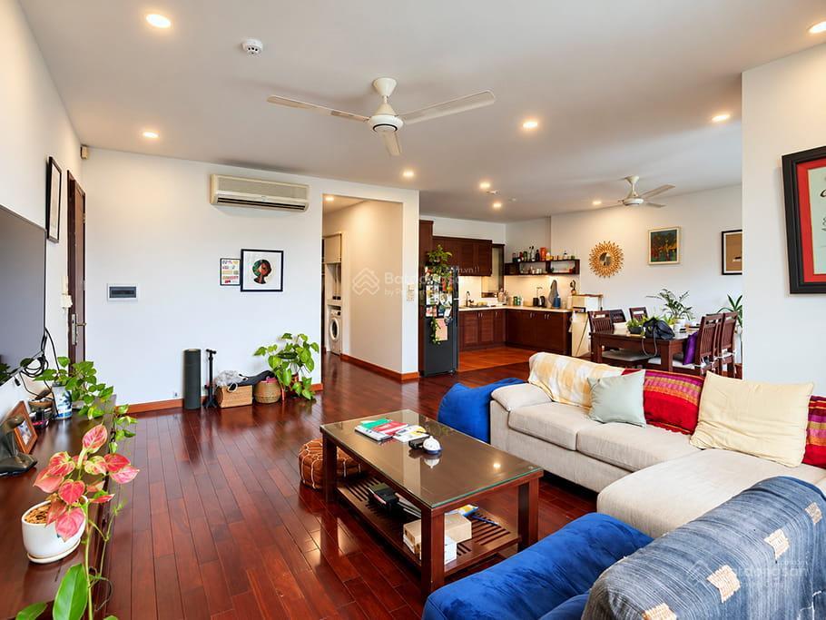 Cho thuê căn hộ dịch vụ 3pn, 2wc, 150m2 tại tô ngọc vân, tây hồ