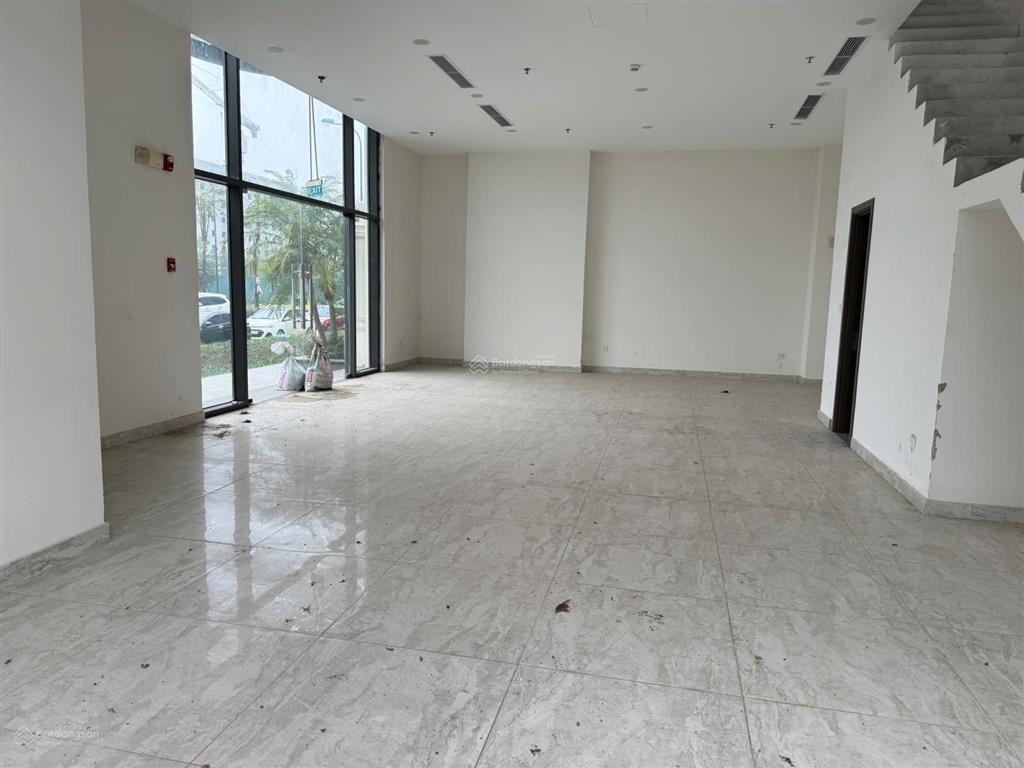 Cho thuê chân đế chung cư shop house r3 sunshine riverside,  amy 0904 622 ***