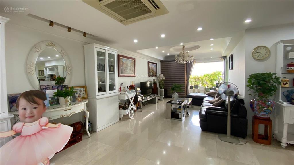 Bán căn hộ chung cư giá tốt toà p1 p2 ciputra hà nội