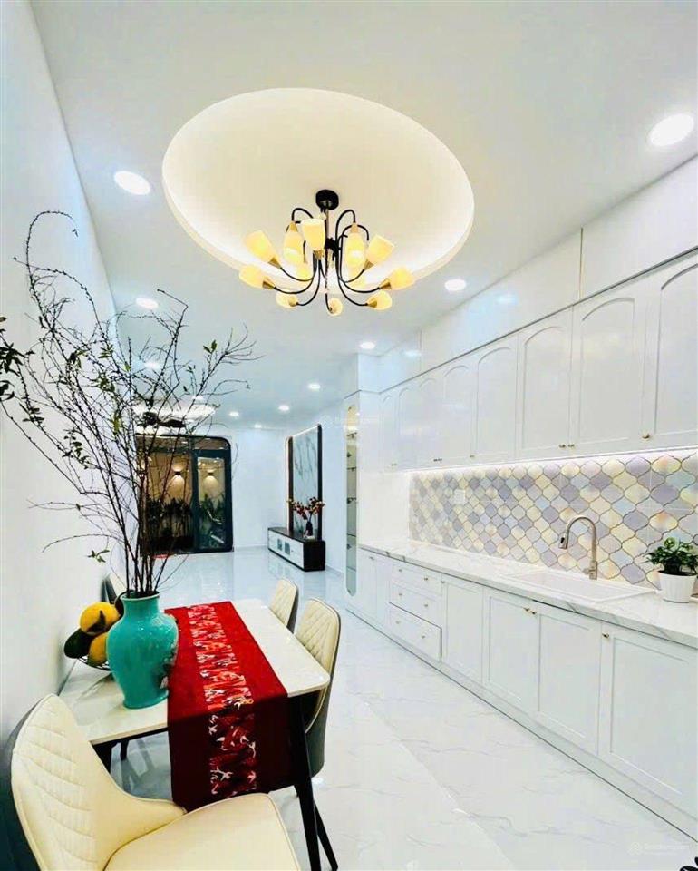 Nhà đẹp lung linh lê đức thọ  nguyễn oanh 50m 4pn tặng full nội thất 5.9 tỷ tl mạnh