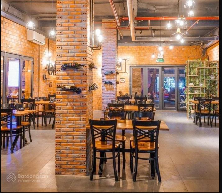 Cho thuê nhà mặt tiền đường phạm ngũ lão, quận 1. dt 15x40m. trệt. dtsd 600m2