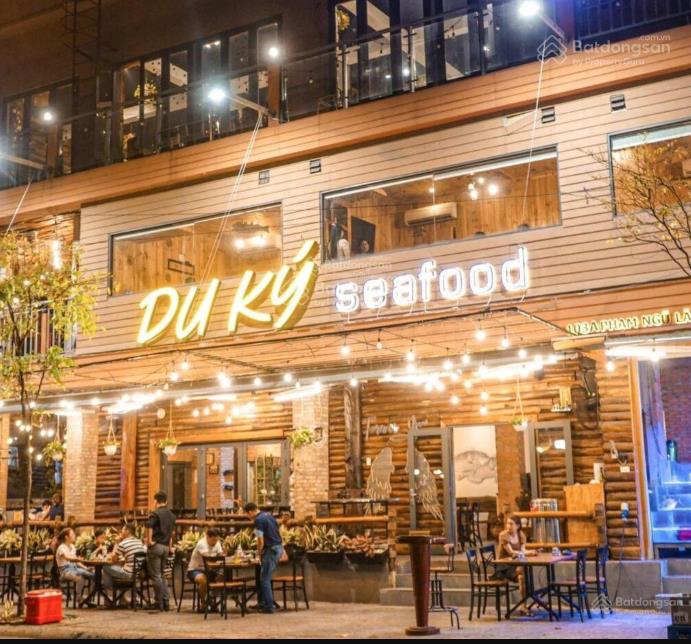 Cho thuê nhà mặt tiền đường phạm ngũ lão, quận 1. dt 15x40m. trệt. dtsd 600m2