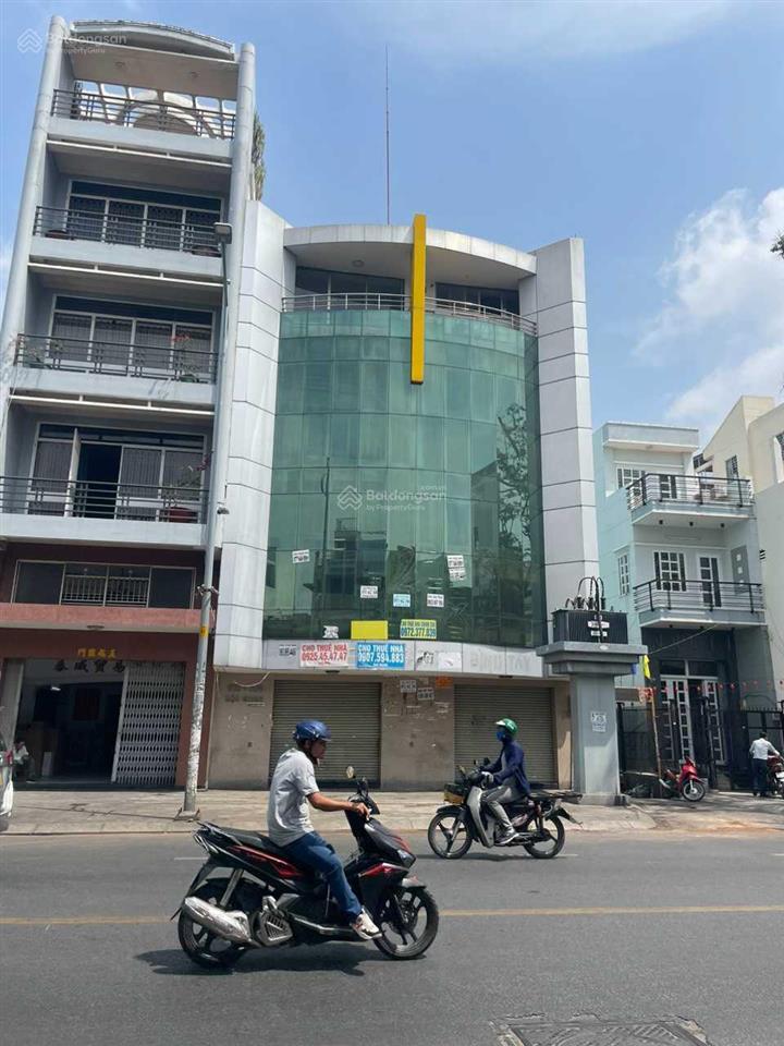 Cho thuê góc 2 mặt tiền số 110  112 hậu giang, quận 6, dt 9x20m, 1 trệt 4 lầu, dtsd 900m2