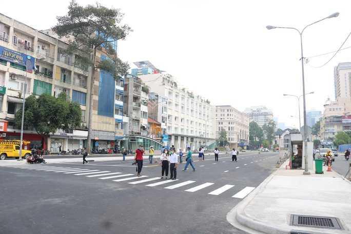 Tòa nhà mới  mặt tiền số 22  24 đường lê lợi, quận 1, dt 9x30m, 1 trệt 4 lầu, dtsd 1.350m2