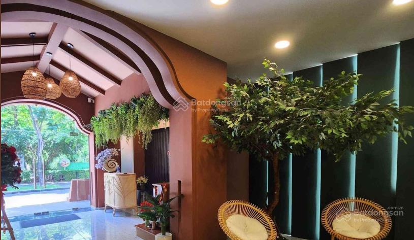 Biệt thự  mặt tiền đường nam kỳ khởi nghĩa, quận 1. dt 10x35m. trệt lầu