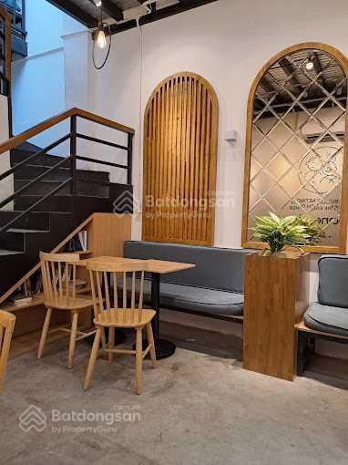Cho thuê nhà mặt tiền đường đinh tiên hoàng, quận 1. dt 10x20m. trệt, lầu. dtsd 400m2