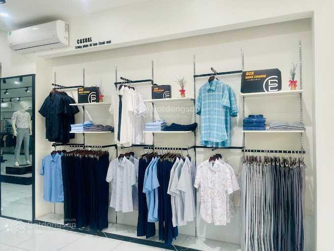 Cho thuê nhà mặt tiền 477 đường nguyễn thị thập, quận 7. dt 10x30m. 1 trệt. dtsd 300m2