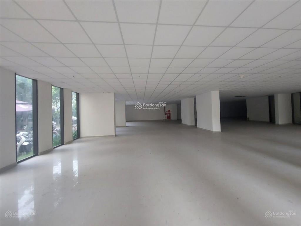 Chính chủ cho thuê  mt đường trần quang diệu, quận 3. dt 15x35m. trệt 2 lầu. dtsd 1.600m2