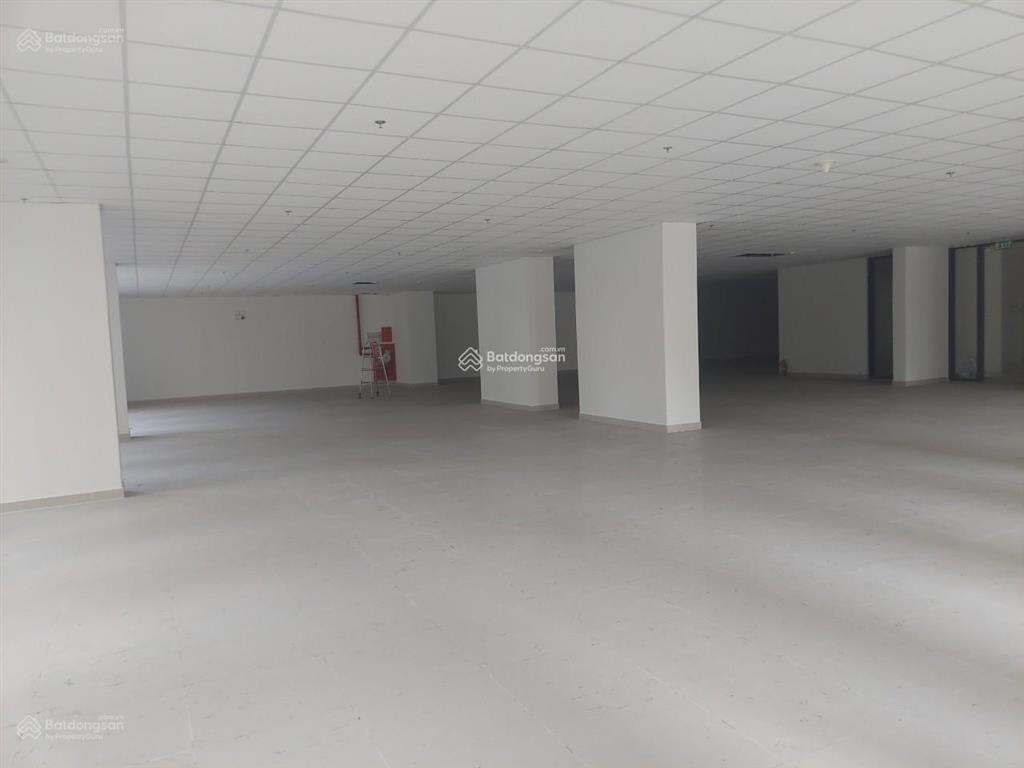 Chính chủ cho thuê  mt đường trần quang diệu, quận 3. dt 15x35m. trệt 2 lầu. dtsd 1.600m2