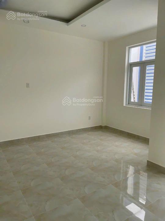 Cho thuê nhà mặt tiền đường lê lợi, phường bến thành, quận 1. dt 12x30m. 1 trệt. dt 360m2