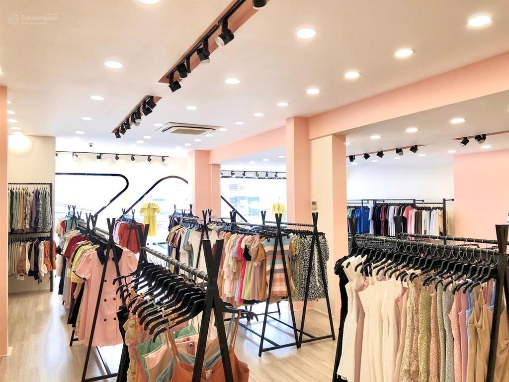 Cho thuê góc 2mt số 7  9 nguyễn gia trí, quận bình thạnh, dt 8.3x20m, 1 trệt 3 lầu, dtsd 664m2