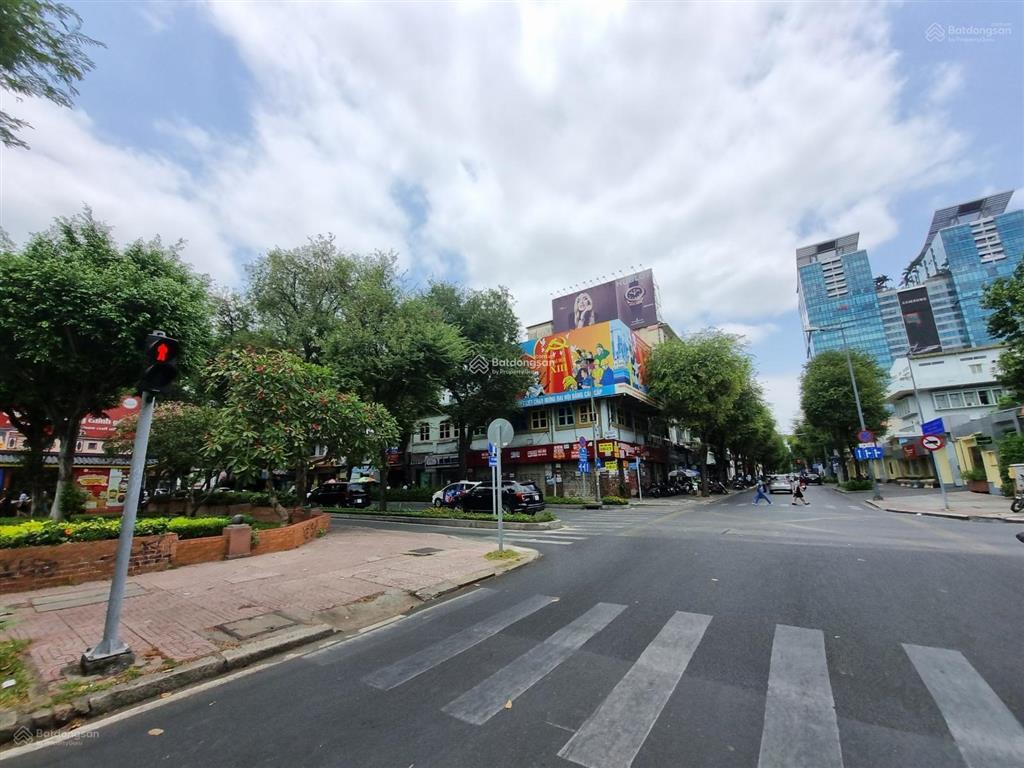 Siêu hiếm  góc 2mt số 156 pasteur với lý tự trọng, quận 1, dt 12x16m, 1 trệt 1 lầu, dtsd 400m2