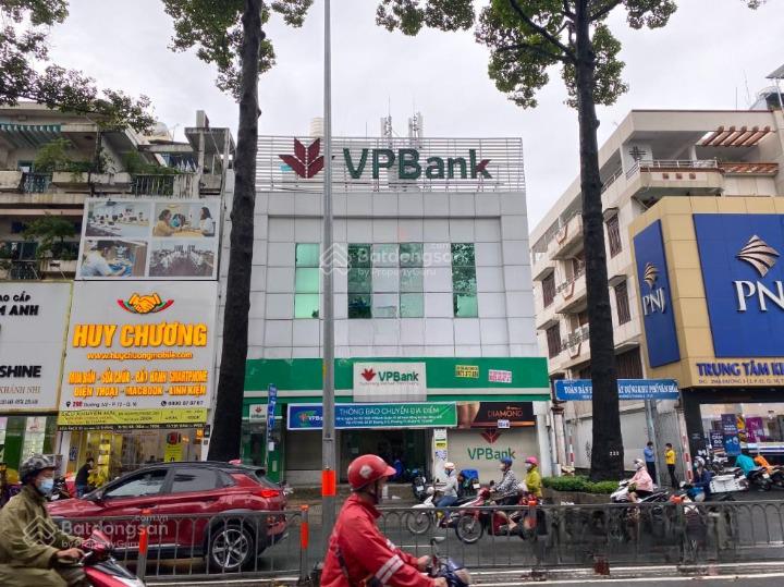 Cho thuê nhà góc 2 mt số 296 đường 3/2, quận 10, dt 12x18m, 1 trệt 2 lầu, dtsd 700m2