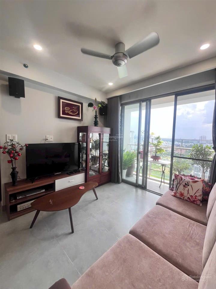 Bán nhanh căn hưng phúc 1, dt 82m2, 2pn, có ô xe, tầng cao, sổ hồng, giá 8 tỷ all in.