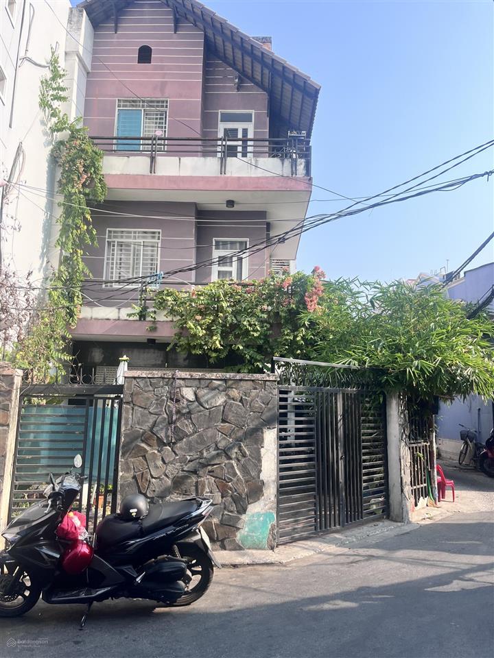 Bán nhà căn góc đường nhựa 6m huỳnh tấn phát, quận 7 dt 8x15m 5pn sân vườn rộng.