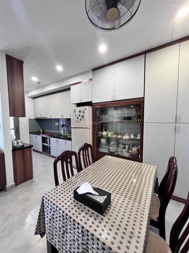 Bán nhanh căn hưng phúc 1, dt 82m2, 2pn, có ô xe, tầng cao, sổ hồng, giá 7,650 tỷ all in.