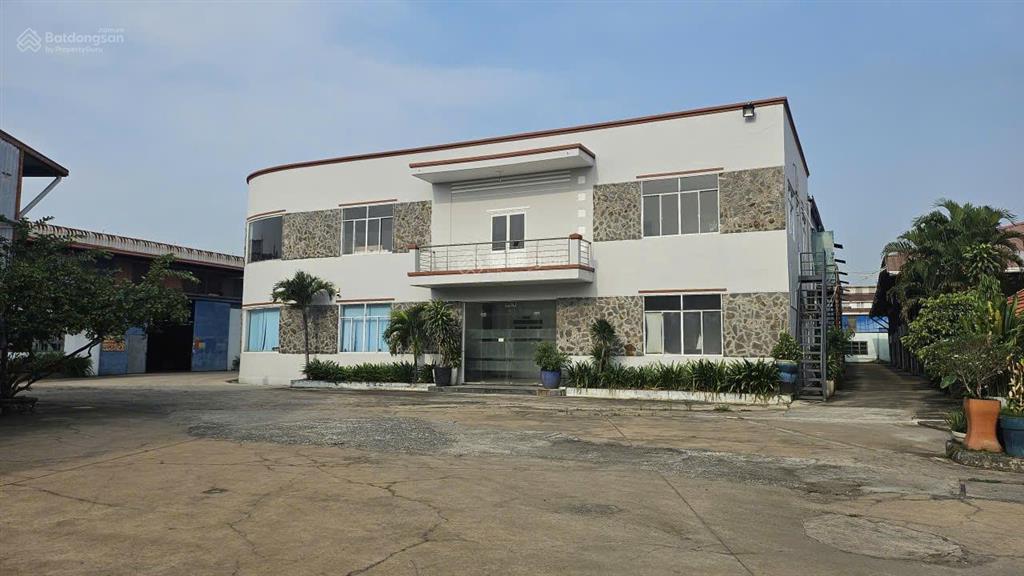 Bán nhà xưởng tân uyên bình dương  khuôn viên rộng pháp lý chuẩn vị trí trung tâm sản xuất