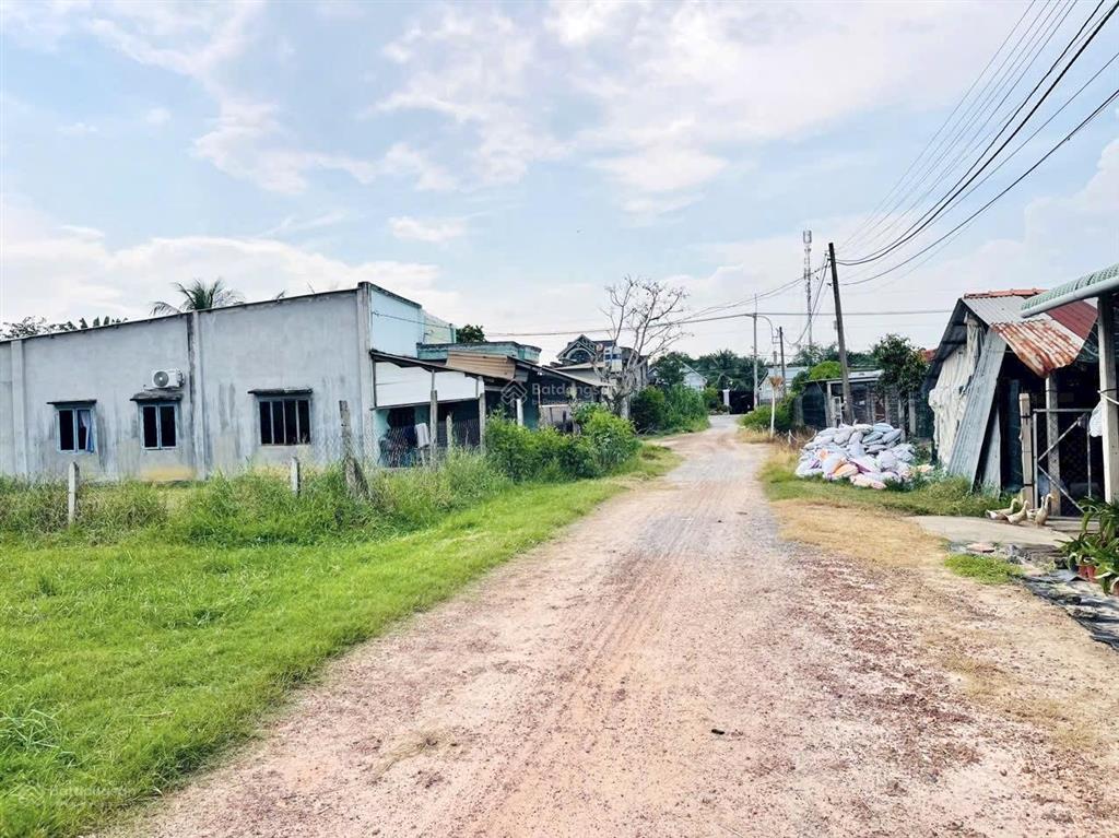 Cần bán lô đất thổ vườn 680m2 sát bên tỉnh lộ 7, gần vinhomes tân mỹ